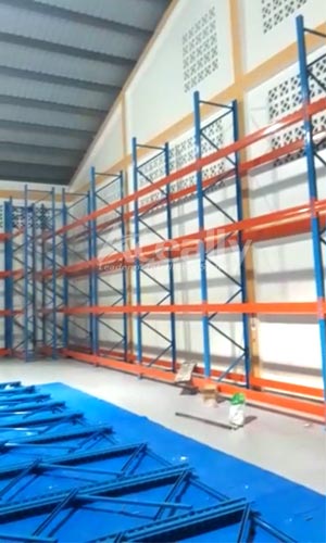 Selective-pallet-rack