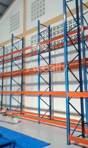 Selective-pallet-rack