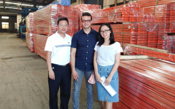 Customer from Madagascar paid a visit to our factory