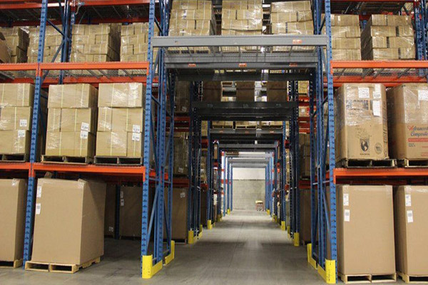 Is it right to choose the used pallet rack?