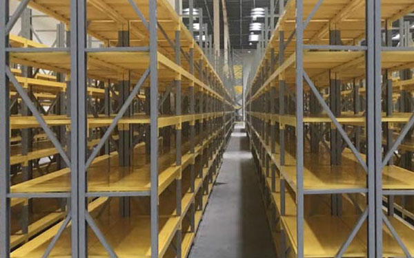 Warehouse longspan pallet shelves